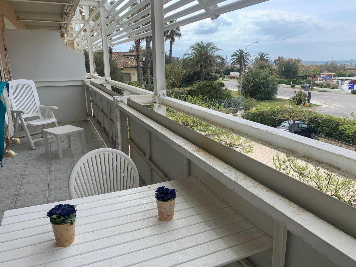 Casa Sul Mare- House On The Sea- Versilia Marina di Pietrasanta Eksteriør bilde