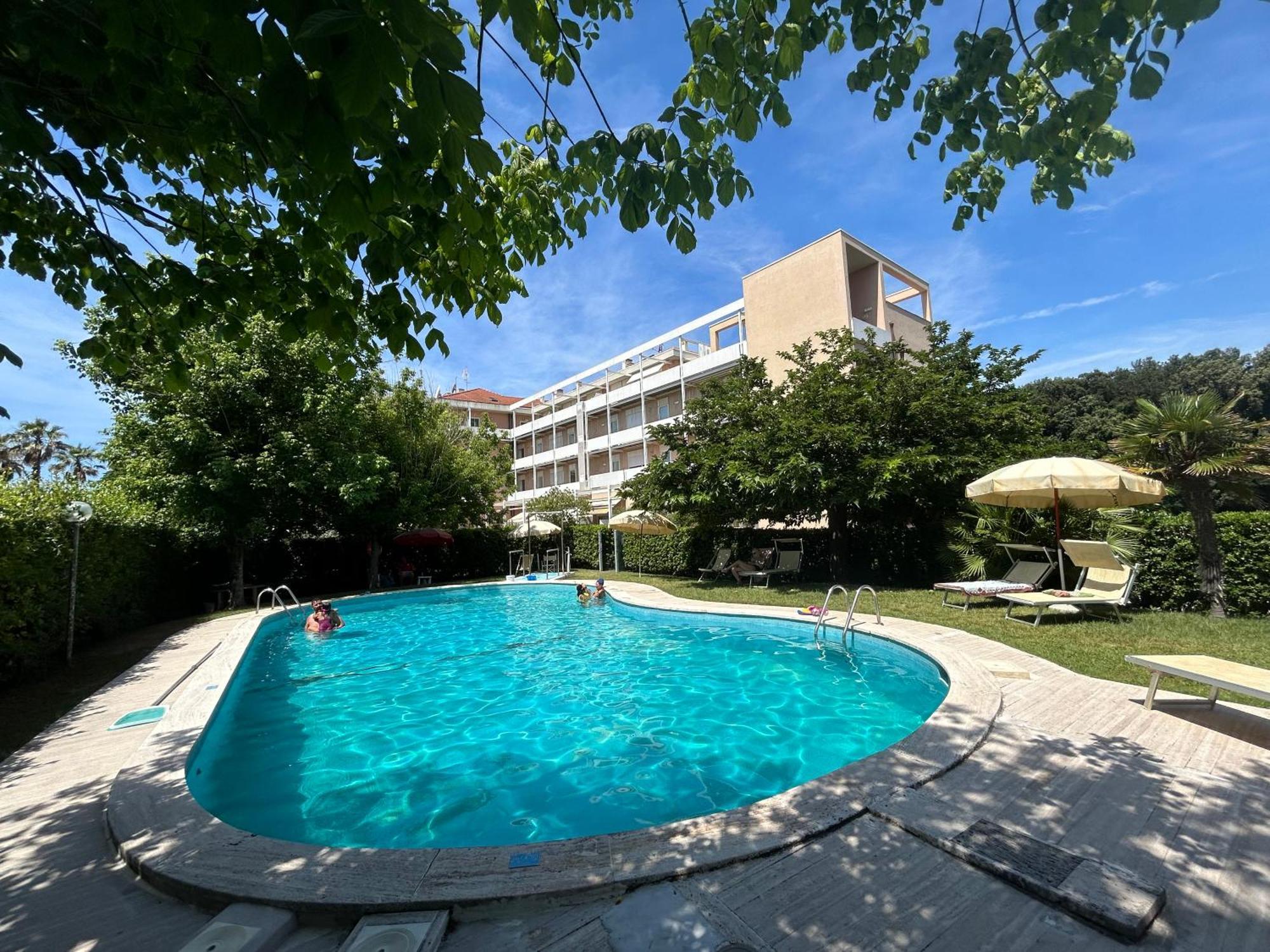 Casa Sul Mare- House On The Sea- Versilia Marina di Pietrasanta Eksteriør bilde